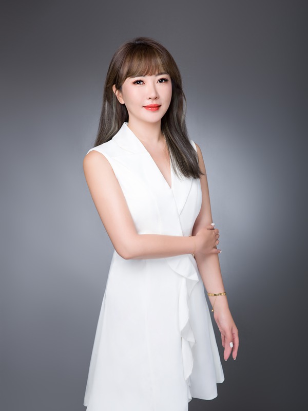 Nana Wong（副校长）